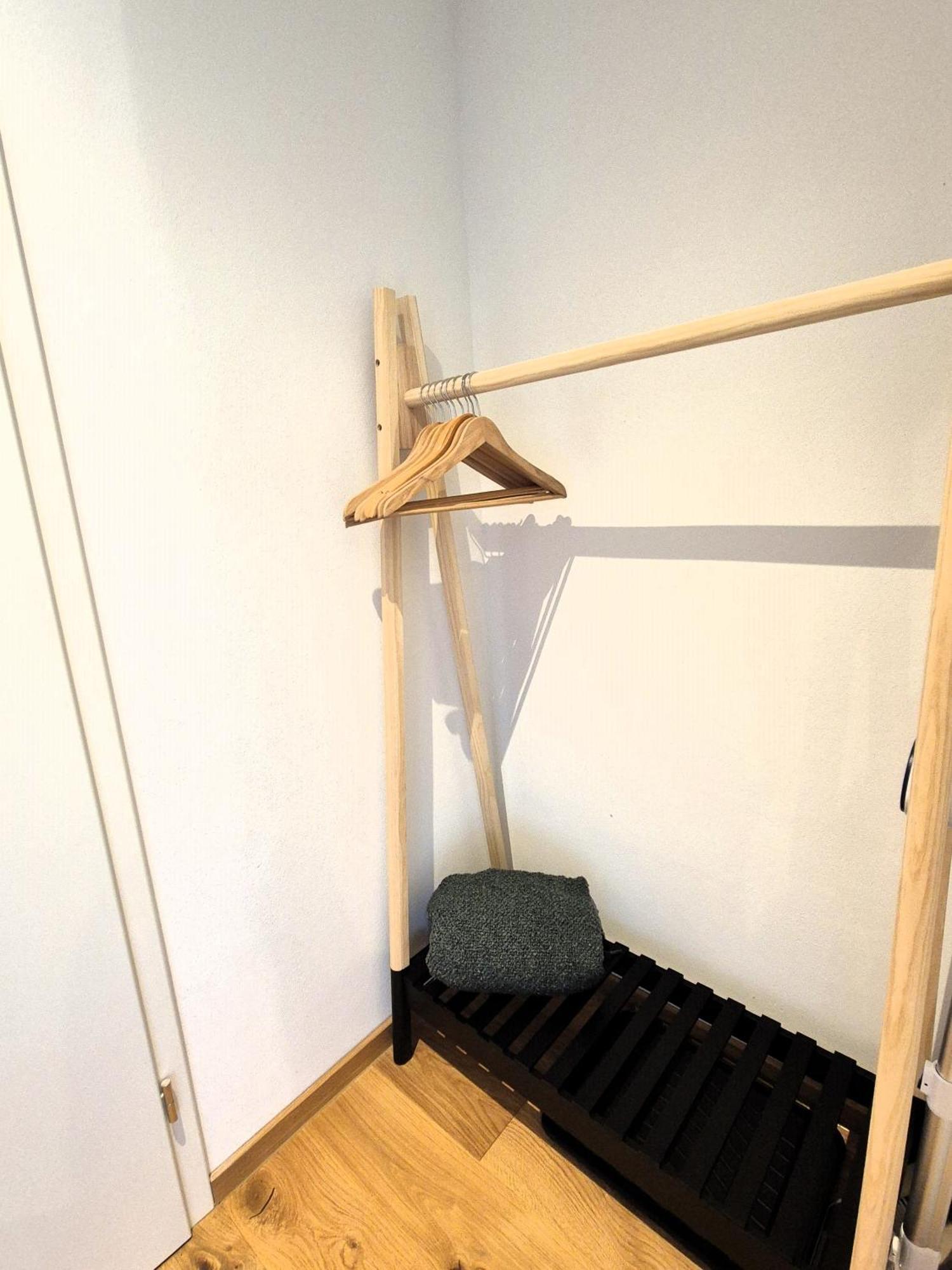 Apartment 21138 *